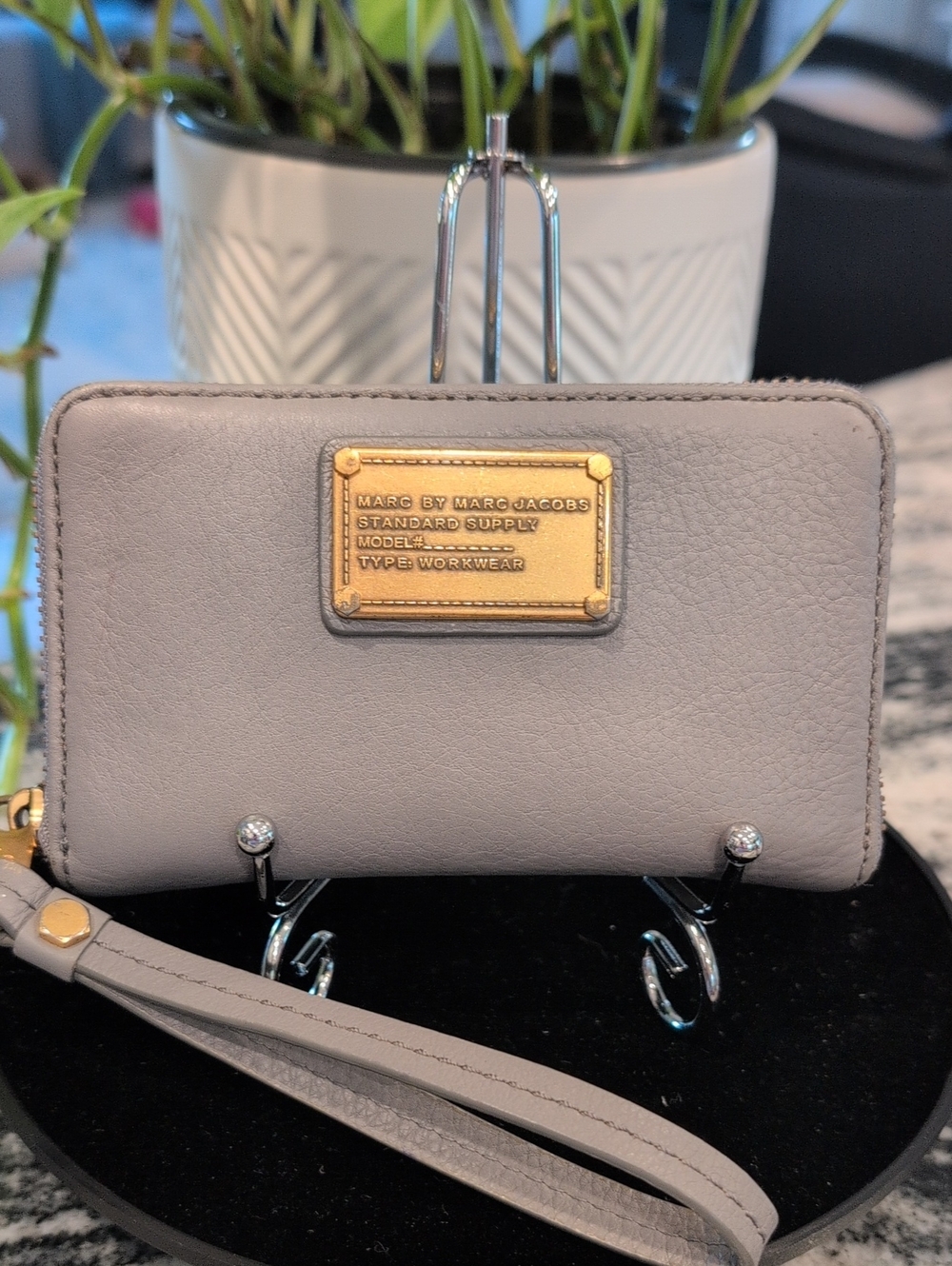 Marc by Marc Jacobs Light Gray Leather Zip Wallet Wristlet with Gold Plaque